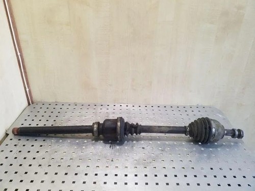 Peugeot 3008 front right - front,
