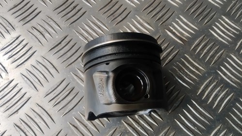 Peugeot 407 coupe piston - 6c,